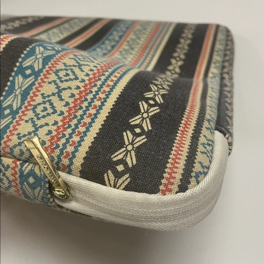 Kayond textured Patterned padded Laptop Sleeve / Holder preowned 2 pockets